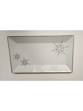Ulta Beauty 13.5" Square Platinum White Silver Rimmed Snowflake Serving Plater